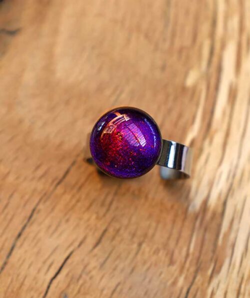 bague rouge-violet