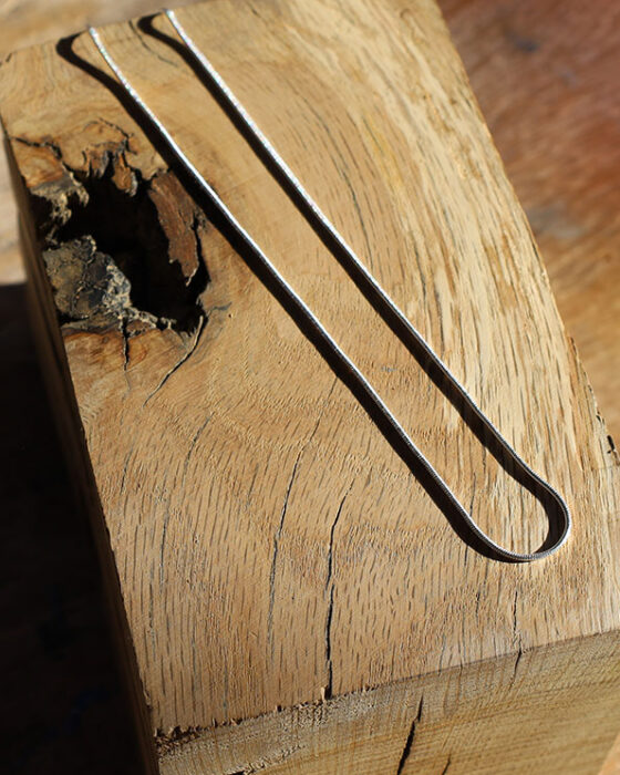 Chaîne en métal plaqué argent serpentine