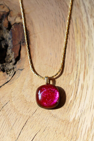 pendentif-dore-fuchsia