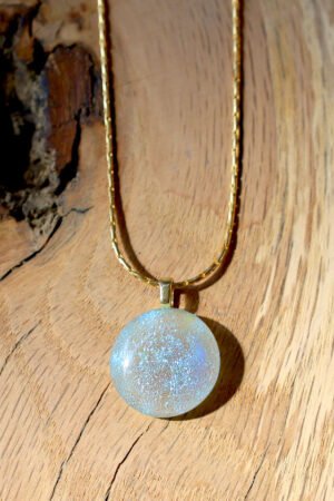 pendentif-dore-rond-bleu-pastel